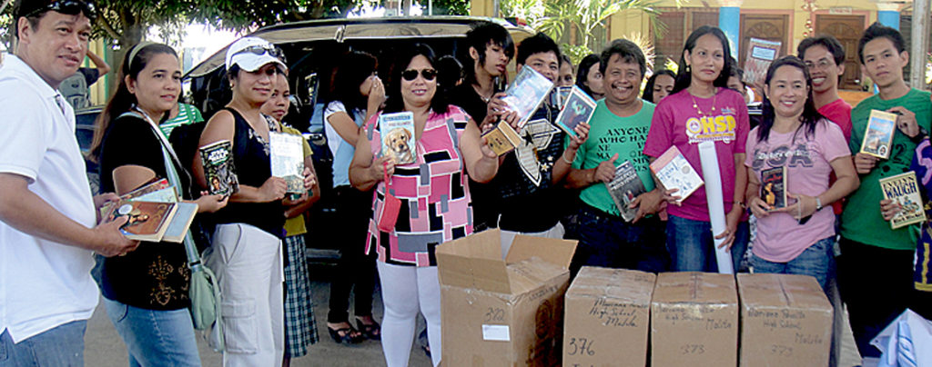 Santa arrived early in the Philippines